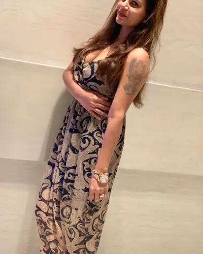 Sendhwa Escort